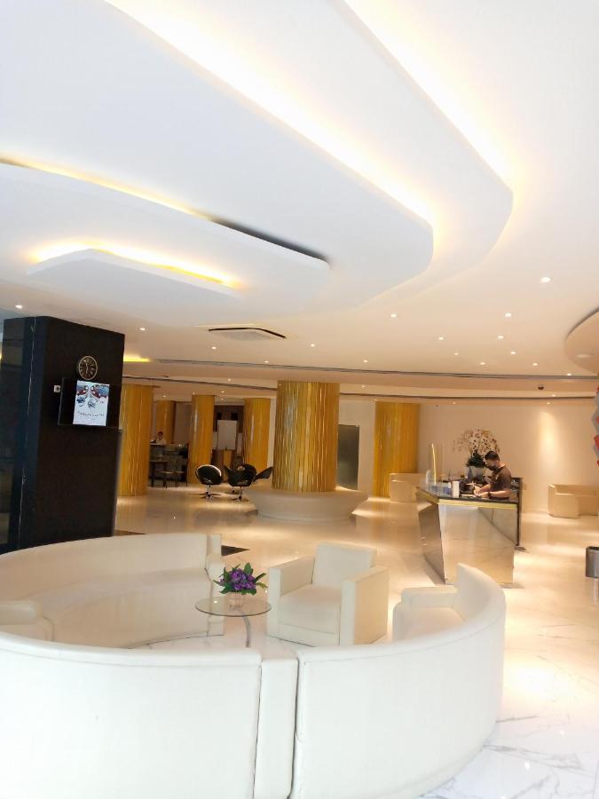 Golden Palace Hotel Batu Merah Экстерьер фото