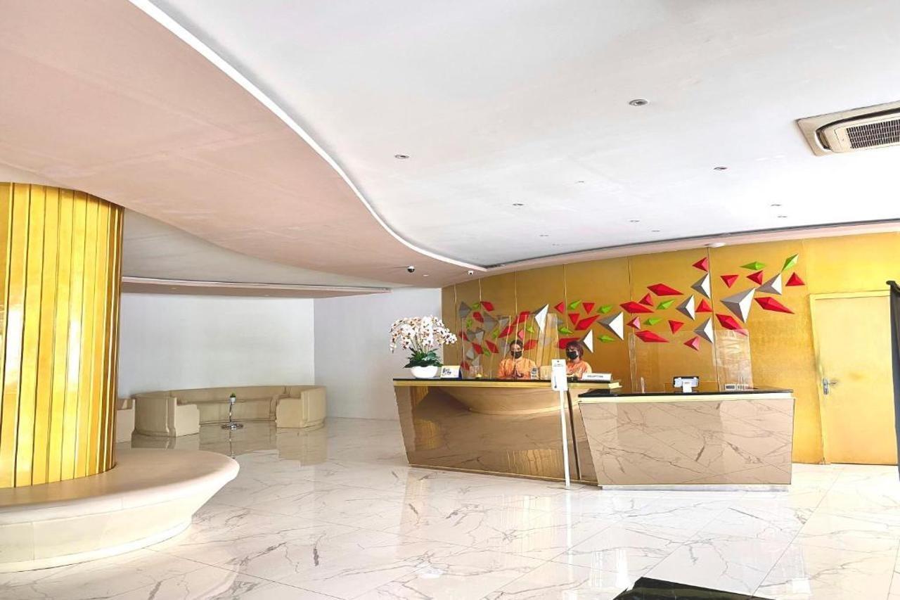 Golden Palace Hotel Batu Merah Экстерьер фото