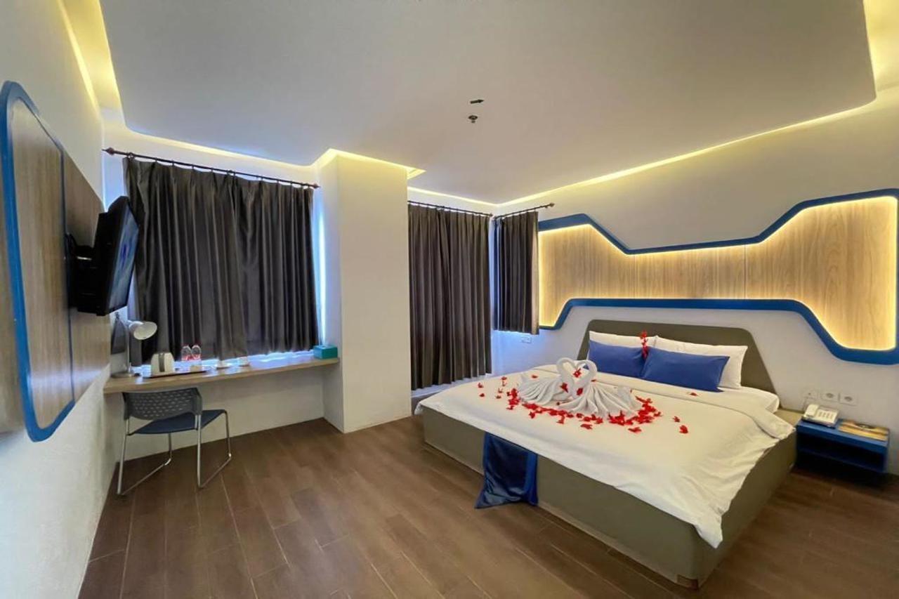 Golden Palace Hotel Batu Merah Экстерьер фото