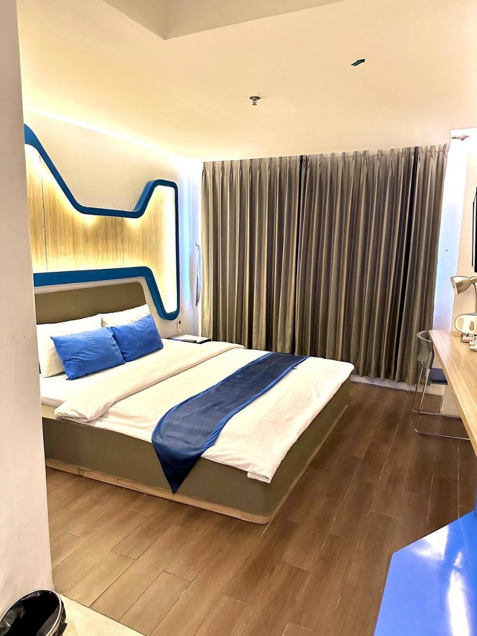 Golden Palace Hotel Batu Merah Экстерьер фото