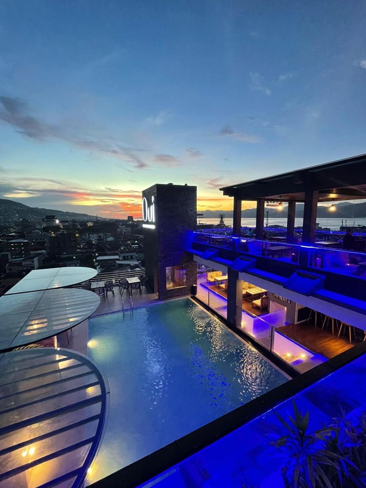 Golden Palace Hotel Batu Merah Экстерьер фото